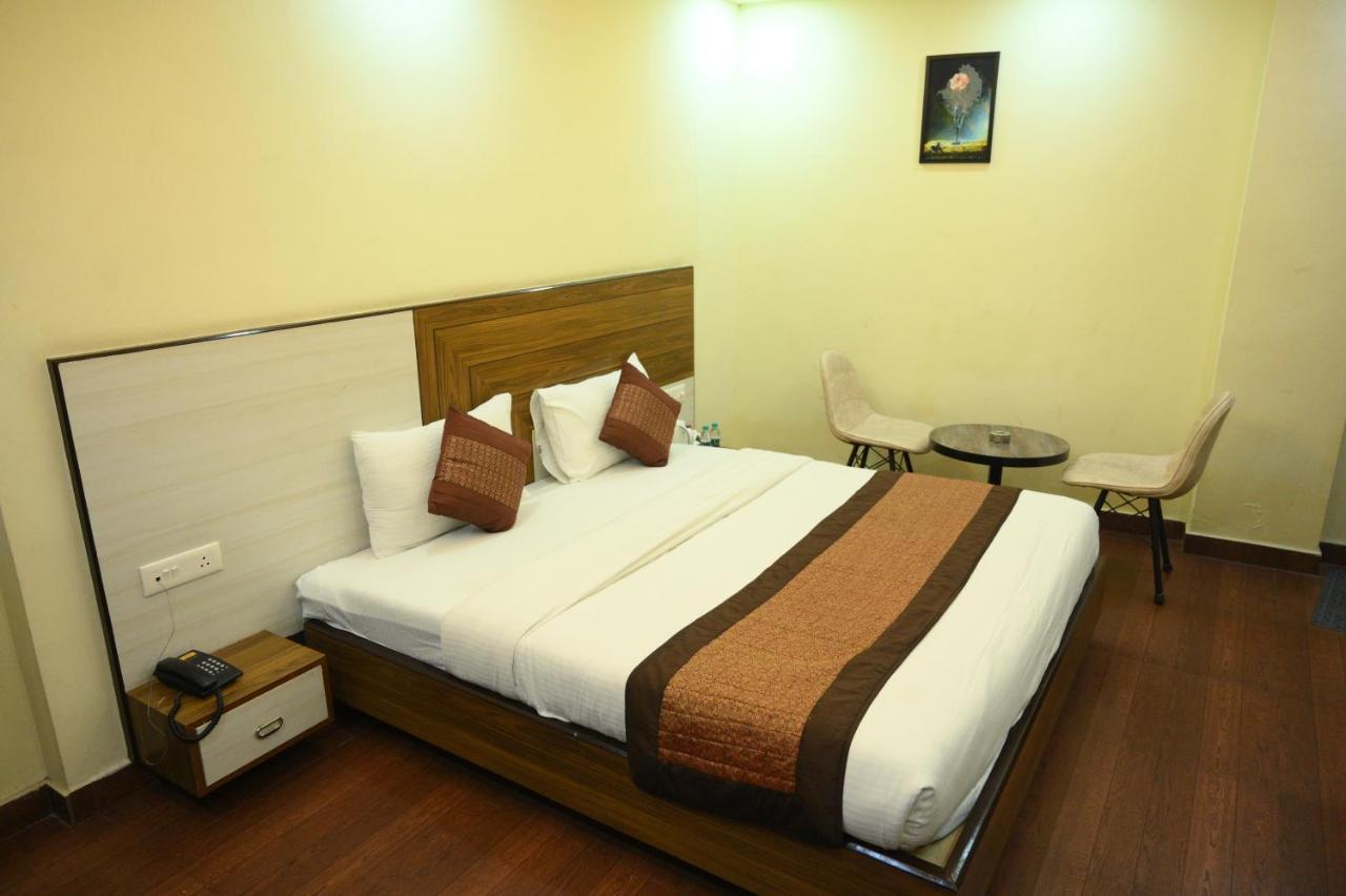 Hotel Grand Kailash,Kotdwāra Exterior foto